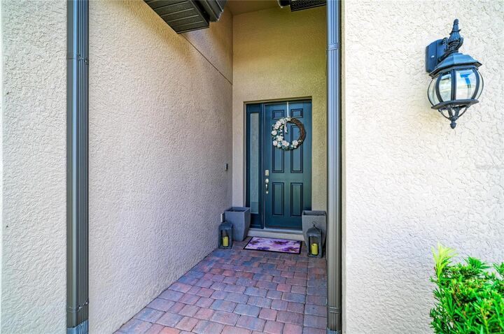 Property Photo:  174 Veraza Court  FL 34275 
