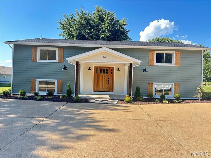 Property Photo:  200 Park Charles Boulevard  MO 63376 