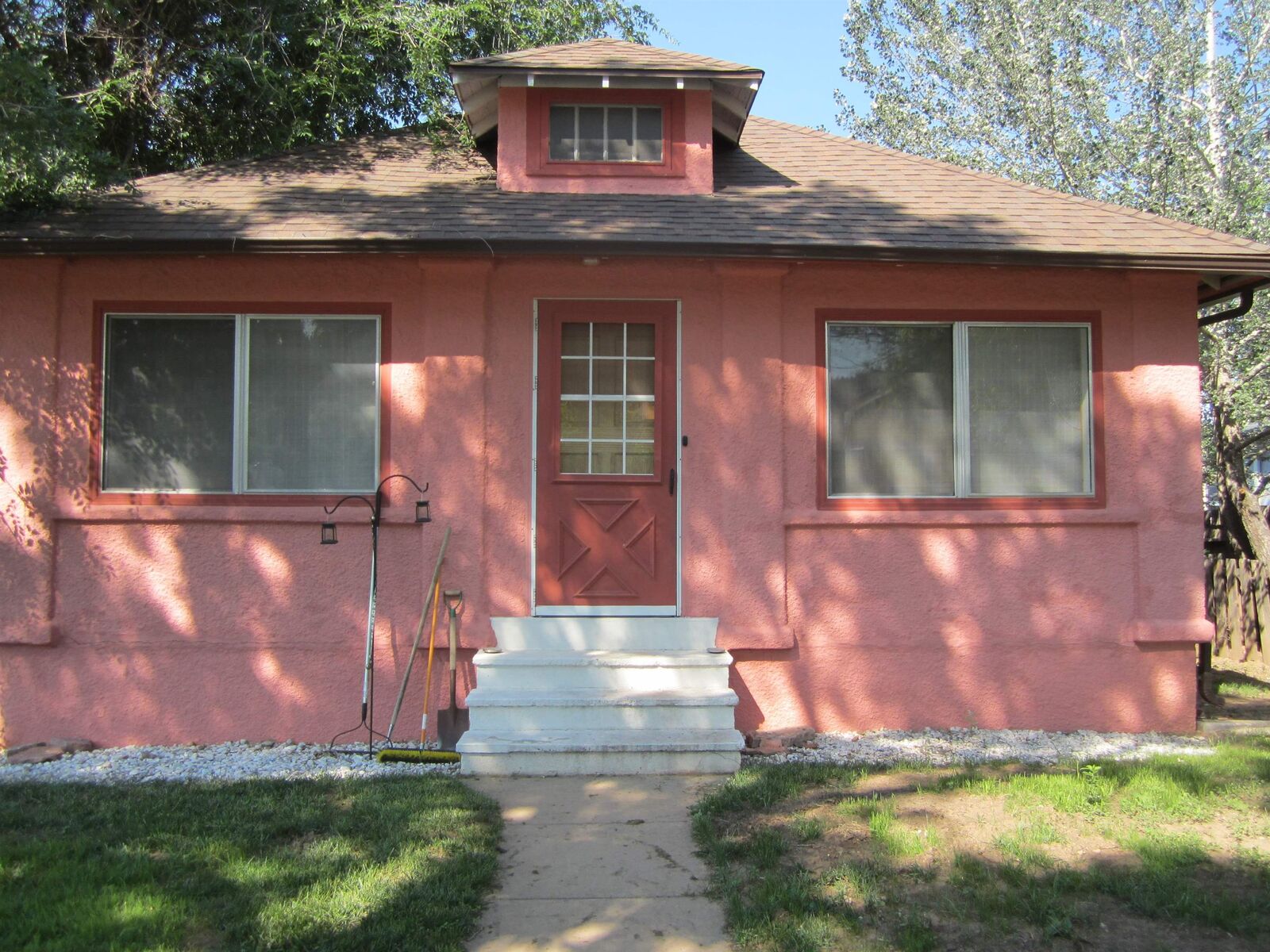 Property Photo:  102 N 6th Street  SD 57747 