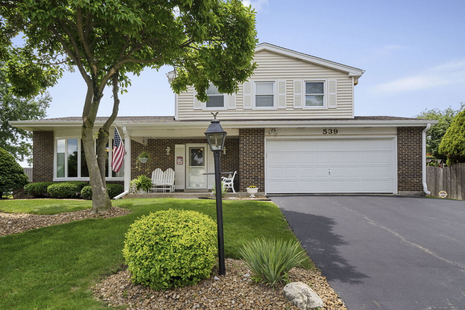 Property Photo: 539 Hamilton Avenue IL 60559