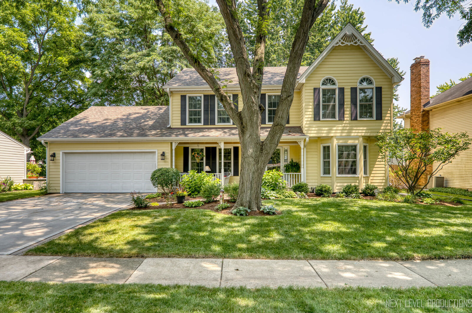 Property Photo: 1200 Piccadilly Circle IL 60563