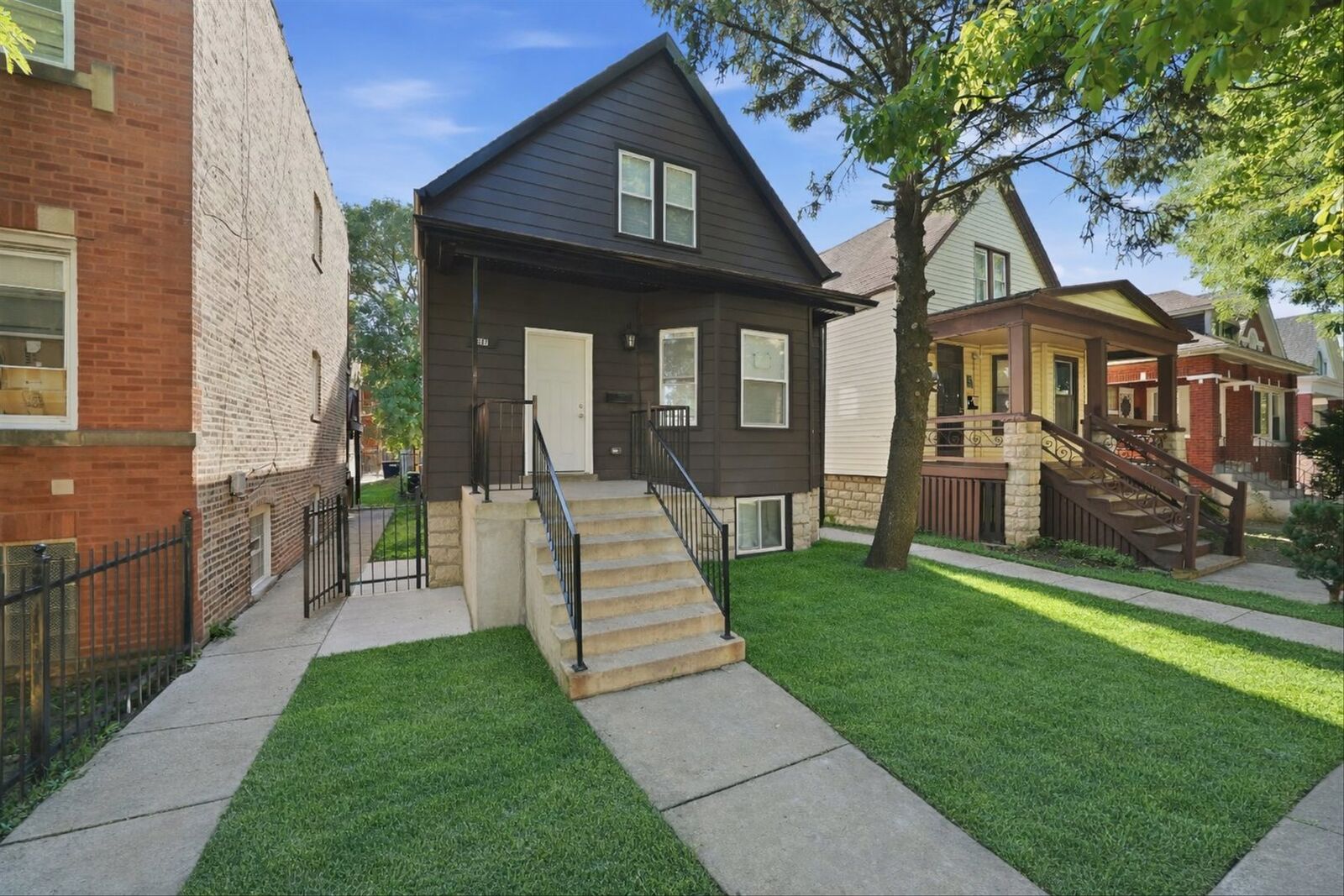 Property Photo: 7607 S May Street IL 60620