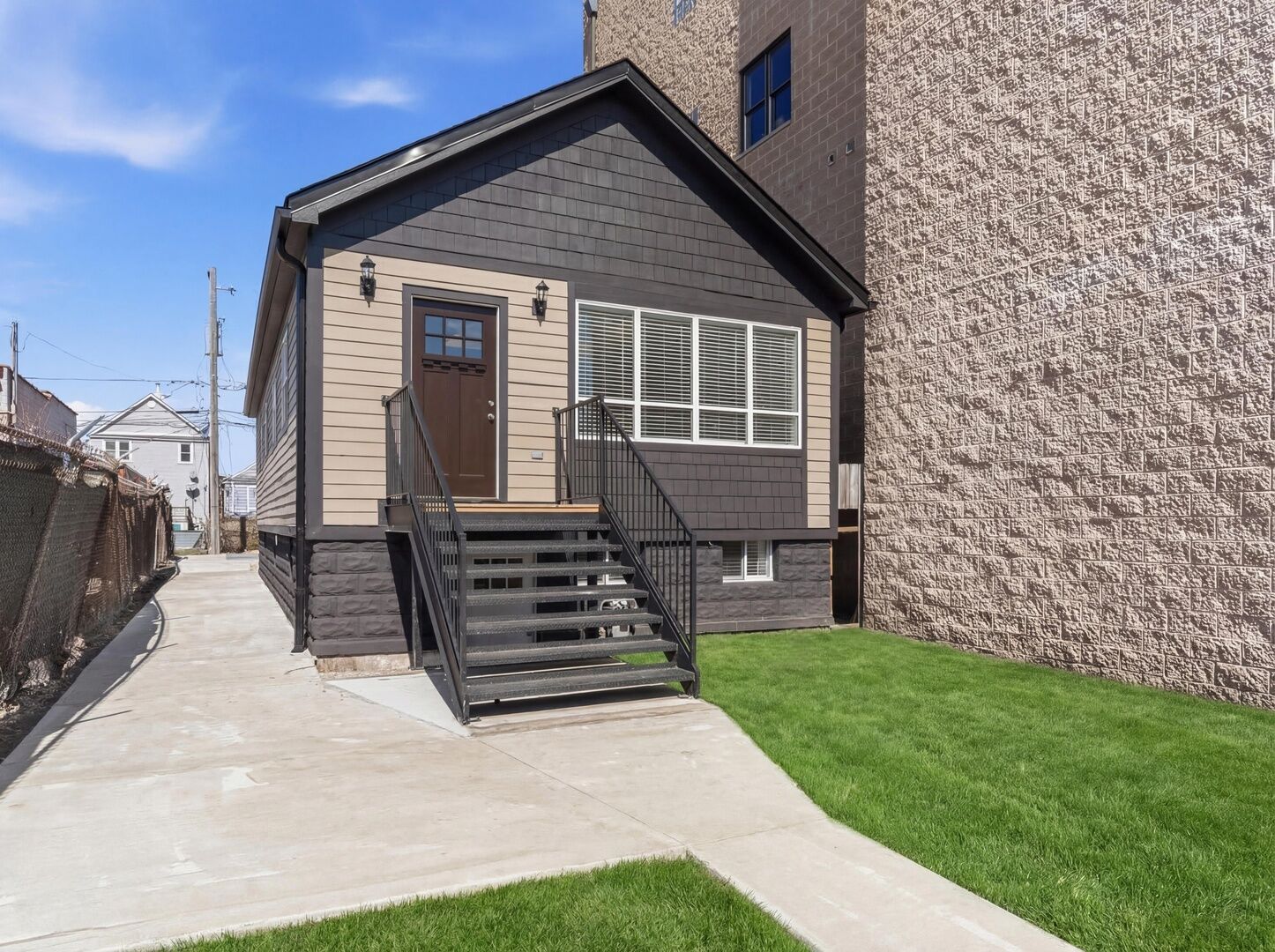 Property Photo: 638 W 47th Street IL 60609