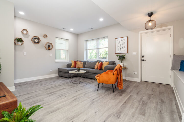 Property Photo:  7205 S Ridgeland Avenue  IL 60649 