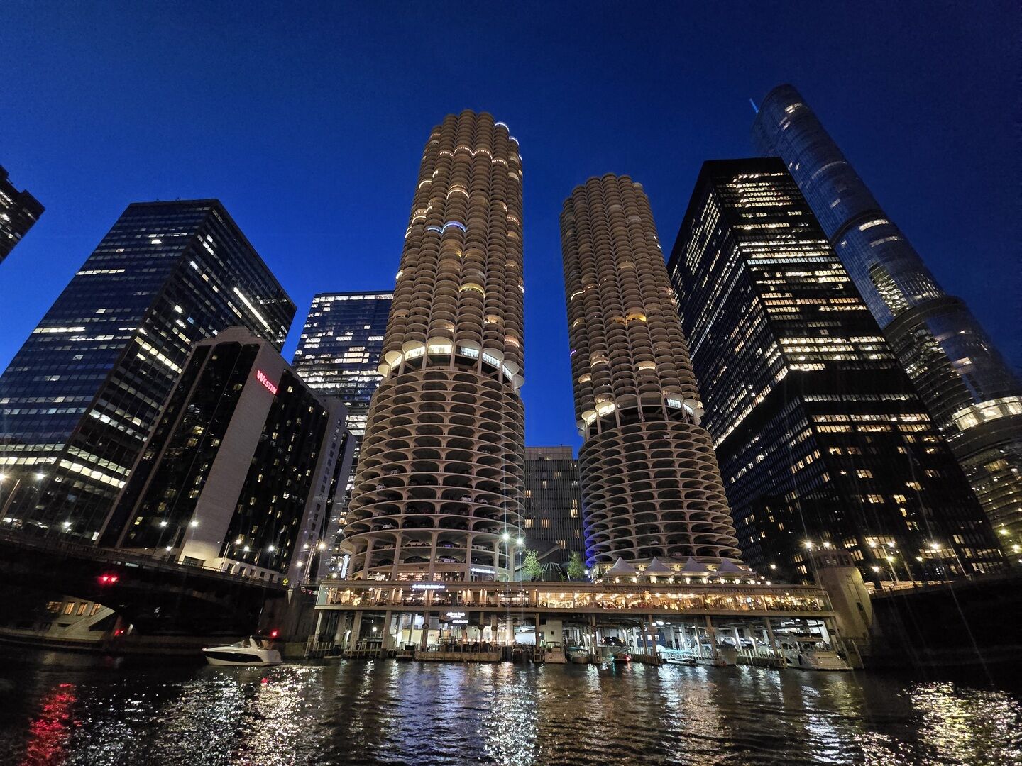 Property Photo:  300 N State Street 3101  IL 60654 