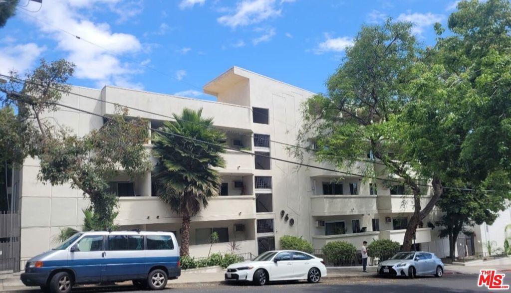 Property Photo:  960 Larrabee Street 310  CA 90069 