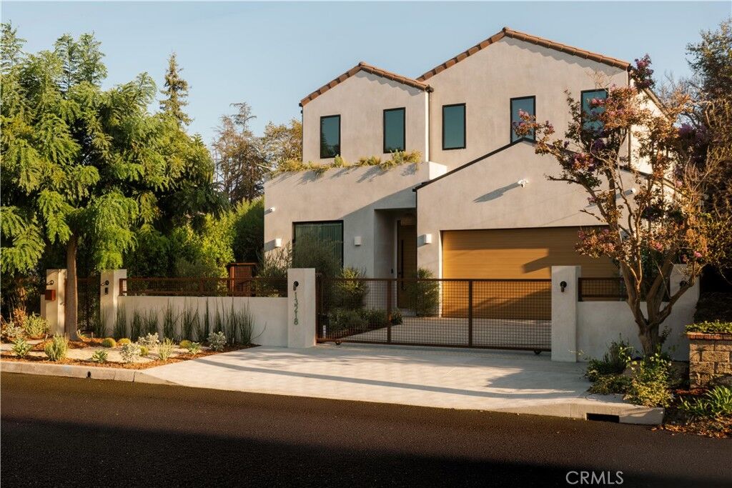 Property Photo:  13218 Hesby Street  CA 91423 
