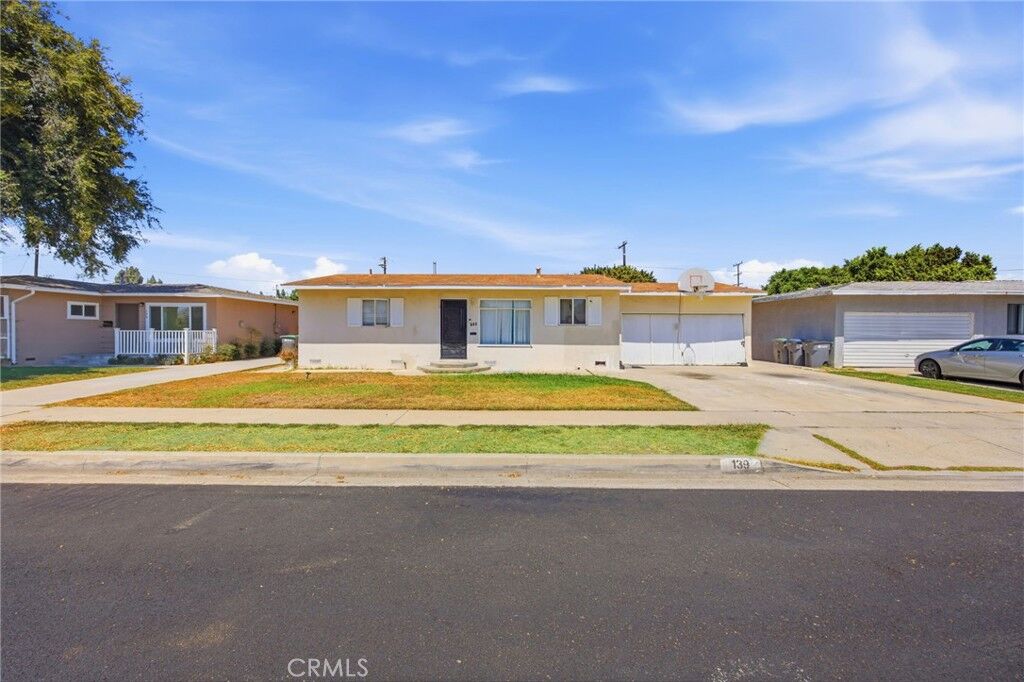 Property Photo:  139 E 229th Street  CA 90745 
