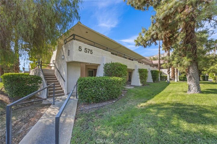 Property Photo:  575 N Villa Court 212  CA 92262 