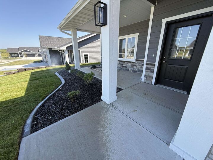 Property Photo:  3305 Stonebrook Ln  NE 68701 
