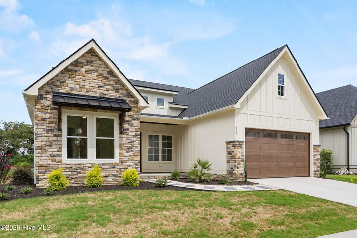 Property Photo: 321 Preservation Point Avenue NC 28401