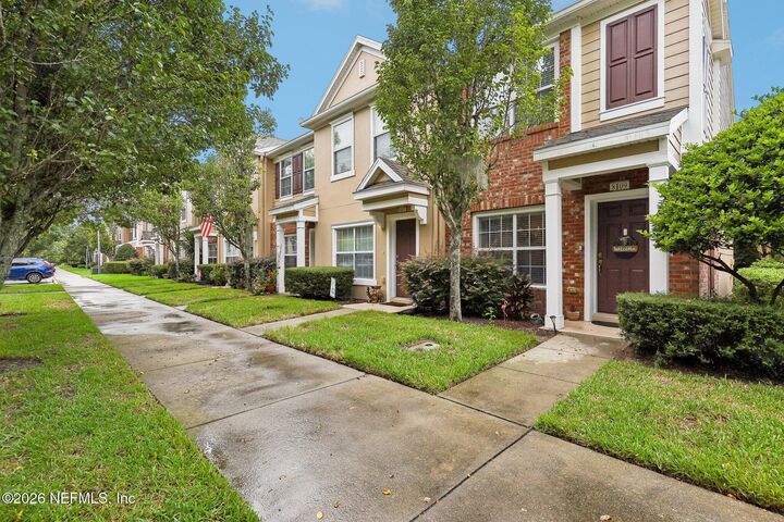 Property Photo:  8109 Summer Palm Court  FL 32256 