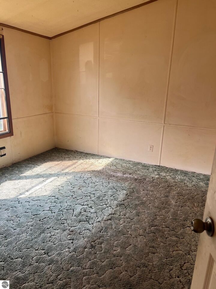 Property Photo:  502 Hysell Street  MI 48617 