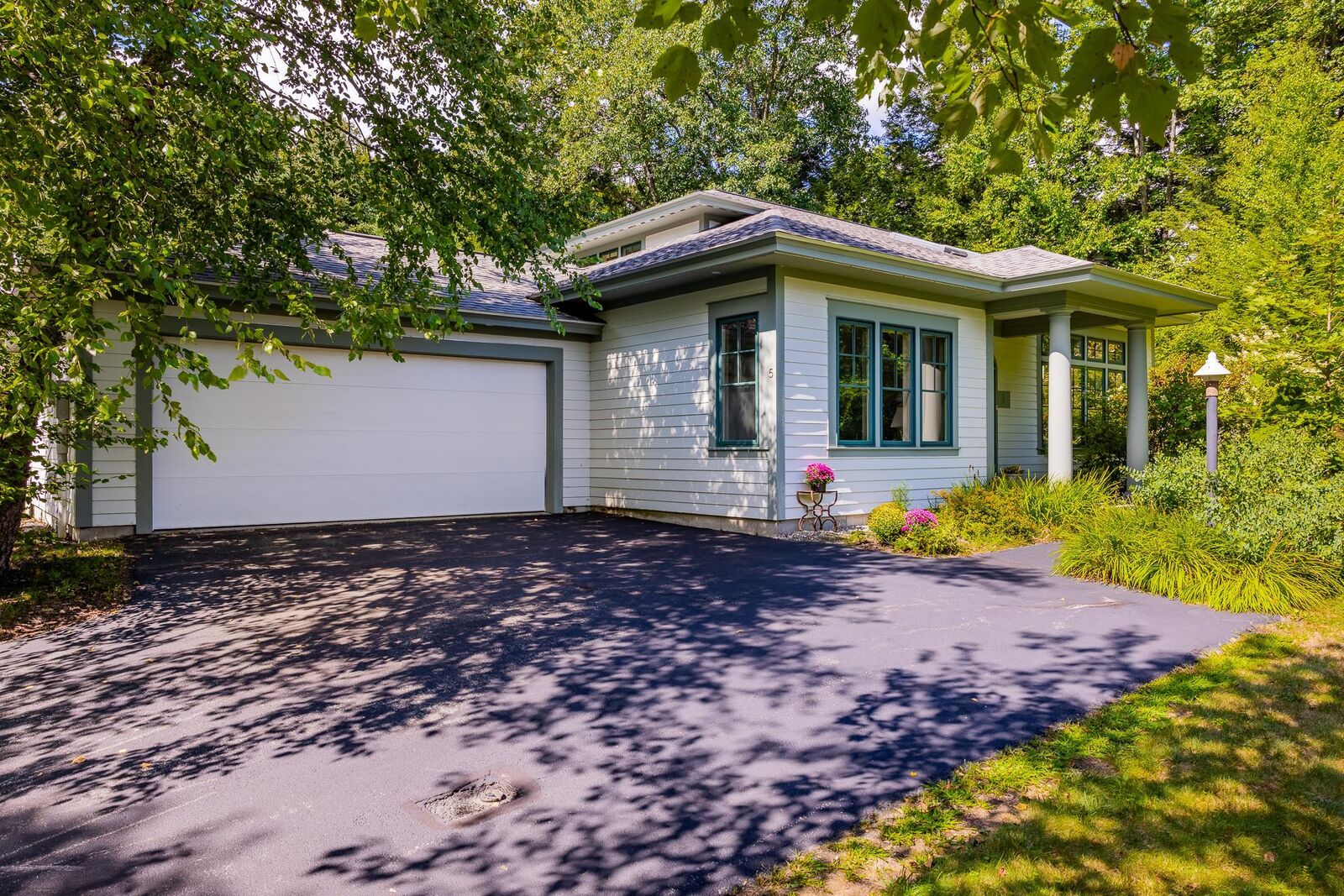 Property Photo:  5 Bacchus Circle  NH 03755 