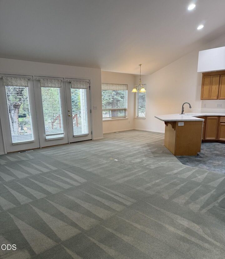 Property Photo: 1230 Mourning Dove Court OR 97756