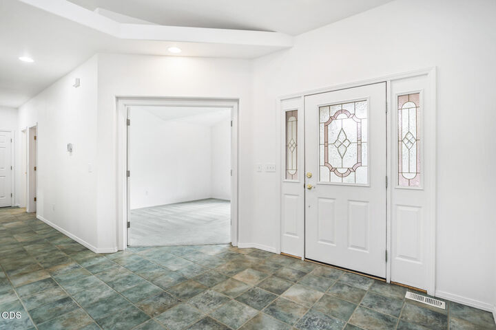 Property Photo:  1230 Mourning Dove Court  OR 97756 
