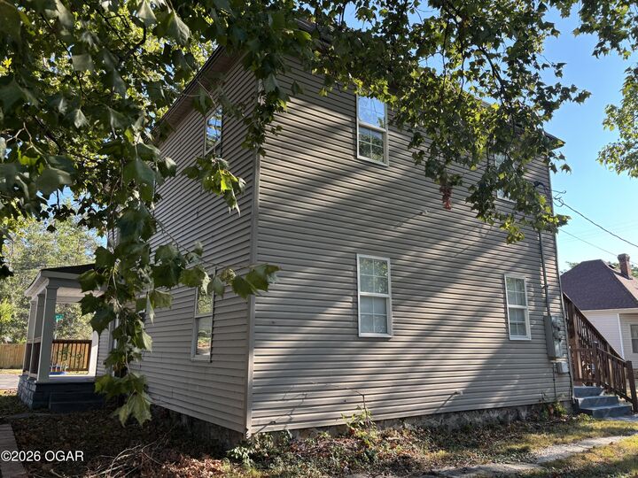 Property Photo:  801 S Jackson Avenue  MO 64801 