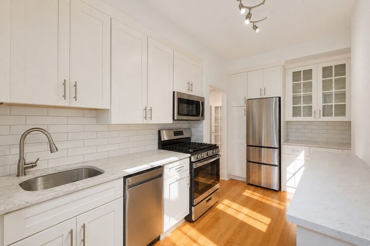 Property Photo:  1868 Commonwealth Ave 9  MA 02135 