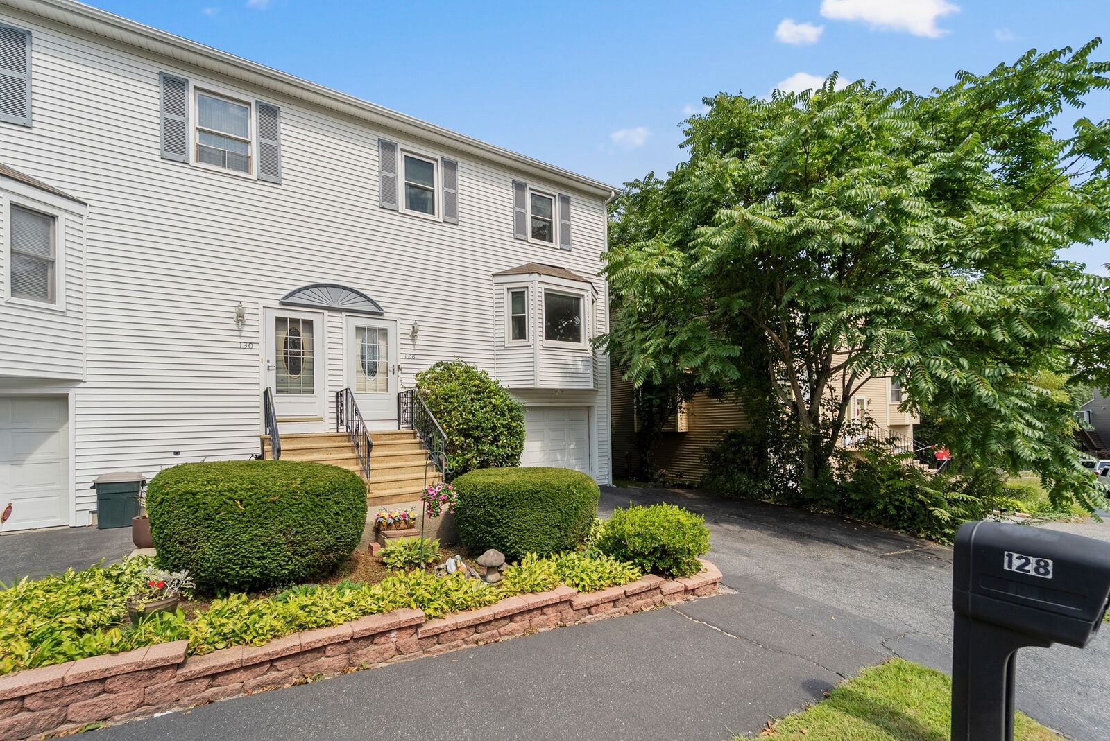 Property Photo:  128 Orton St Ext  MA 01604 