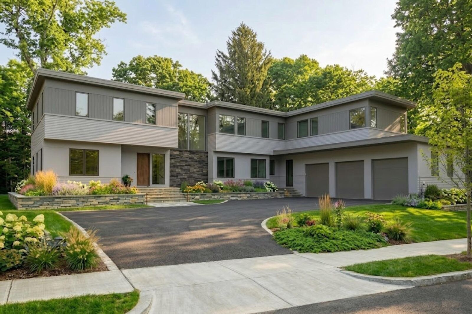 Property Photo: 18 Annawan Rd MA 02468