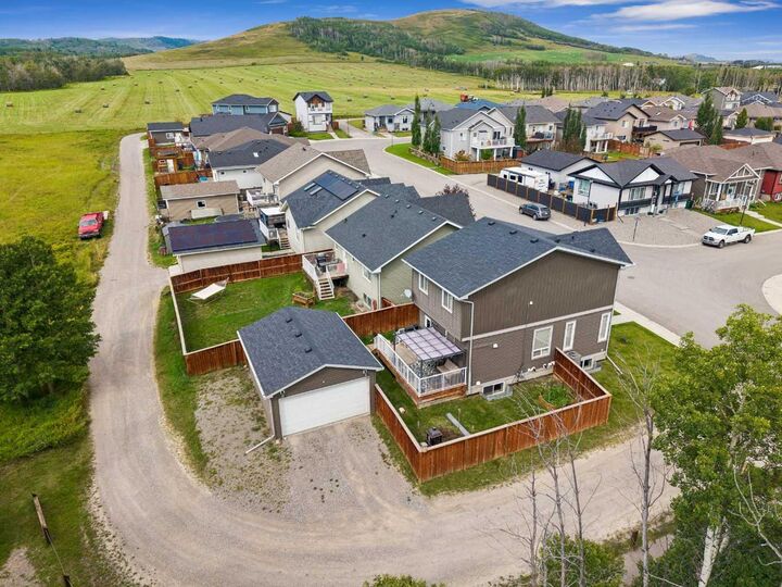Property Photo:  401 Edward Avenue NW  AB T0L 2A0 