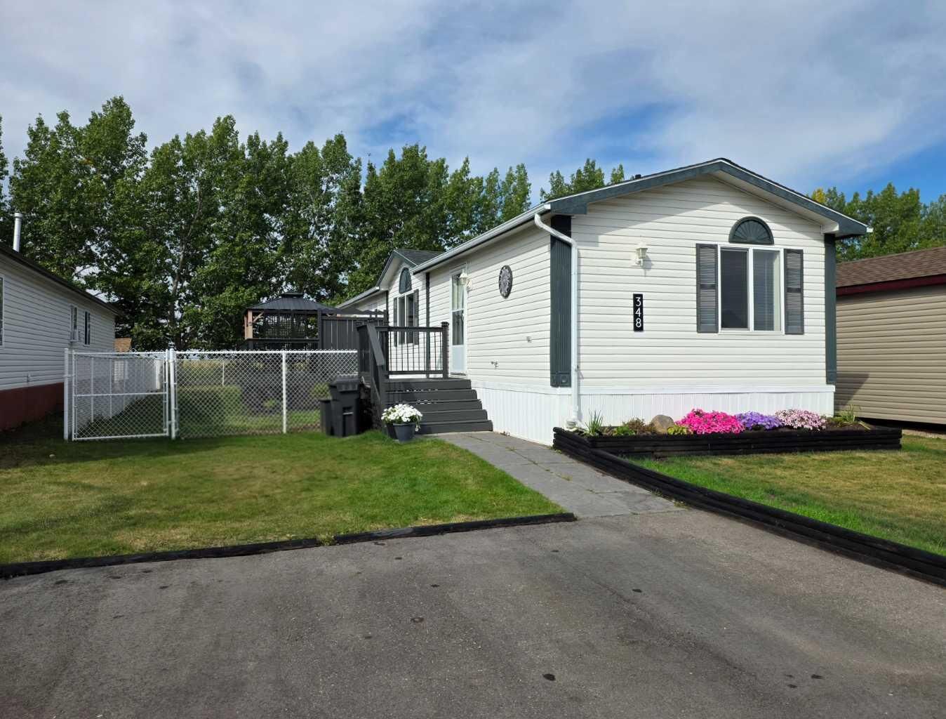 Property Photo:  348 Scott Lane  AB T8W 5K5 