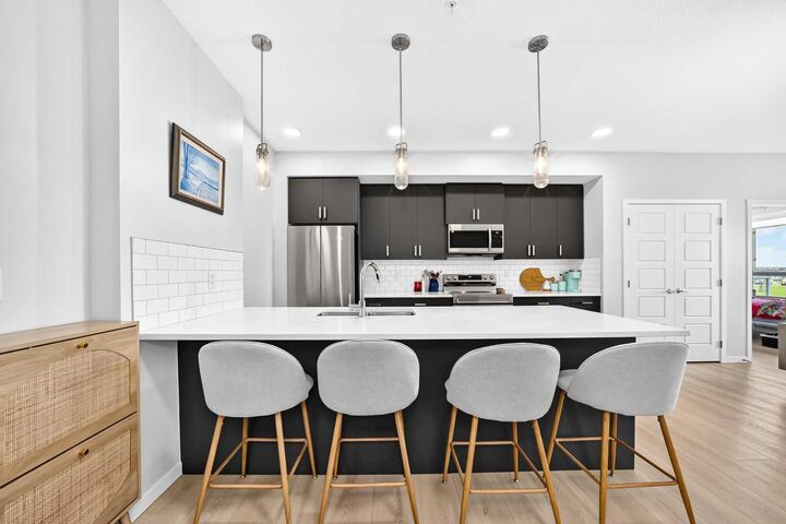 Property Photo:  550 Belmont Street SW 4403  AB T2X 5X1 
