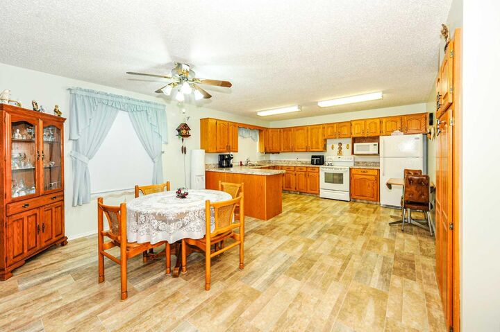 Property Photo:  4912 56 Avenue  AB T4V 4A0 