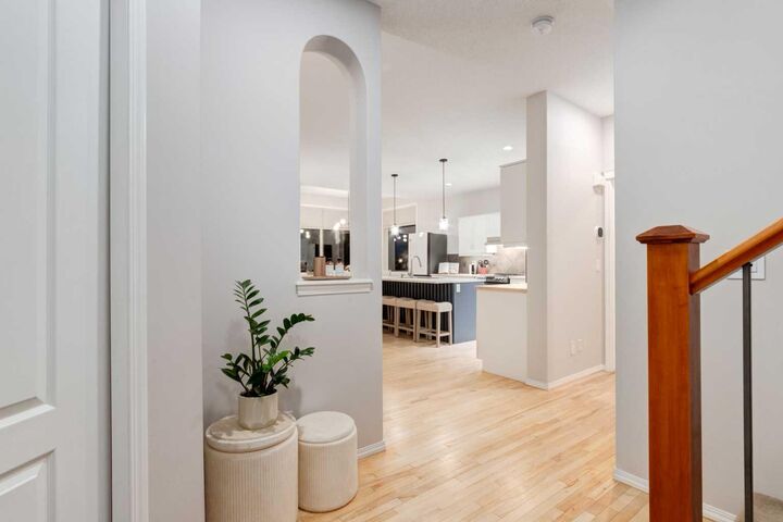 Property Photo:  102 Springborough Point SW  AB T3H 5M9 