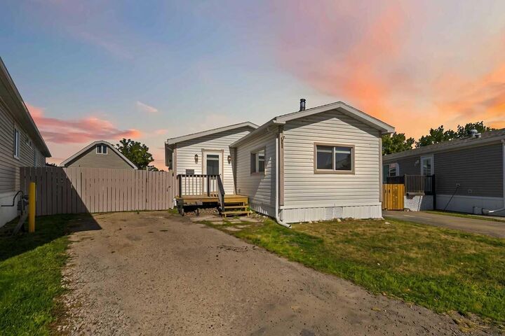 Property Photo:  108 Grecian Place  AB T9H 2N1 