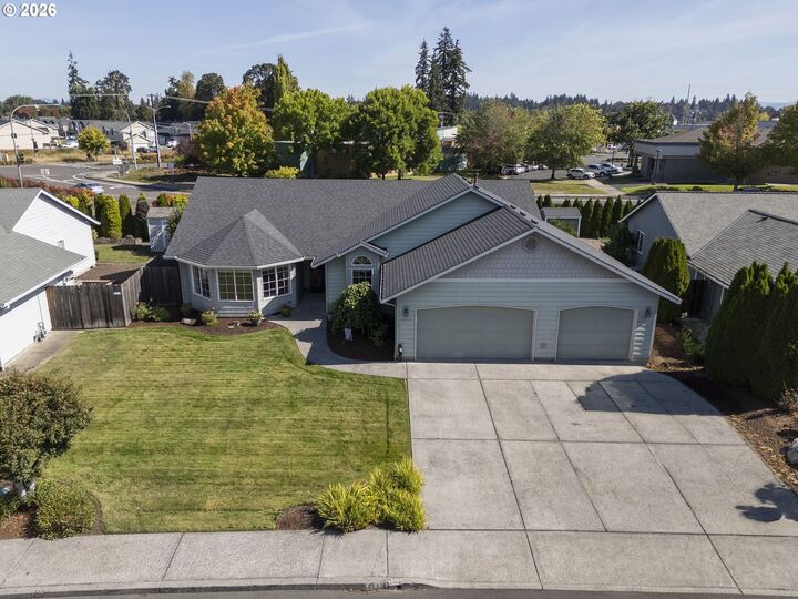 Property Photo:  13617 NE 6th Ct  WA 98685 