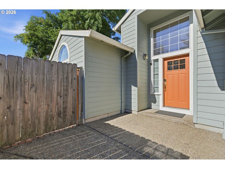 Property Photo:  1298 NE Lilac Ct  OR 97124 
