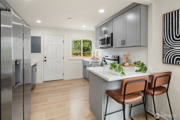 Property Photo: 2604 S 122nd Street WA 98168