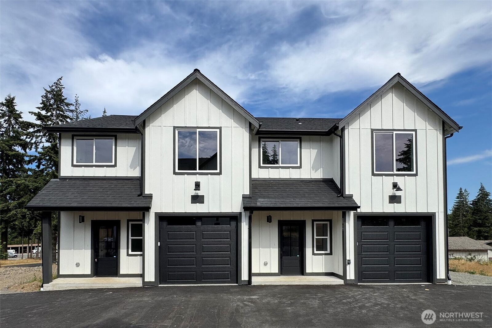 Property Photo: 1106 W Lauridsen B WA 98363
