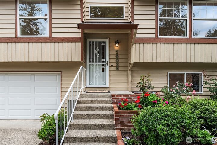 Property Photo: 16036 NE 106th Street WA 98052