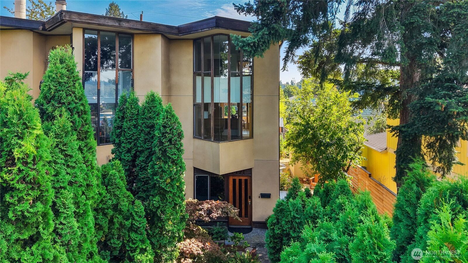 Property Photo: 3921 S Angeline Street WA 98118