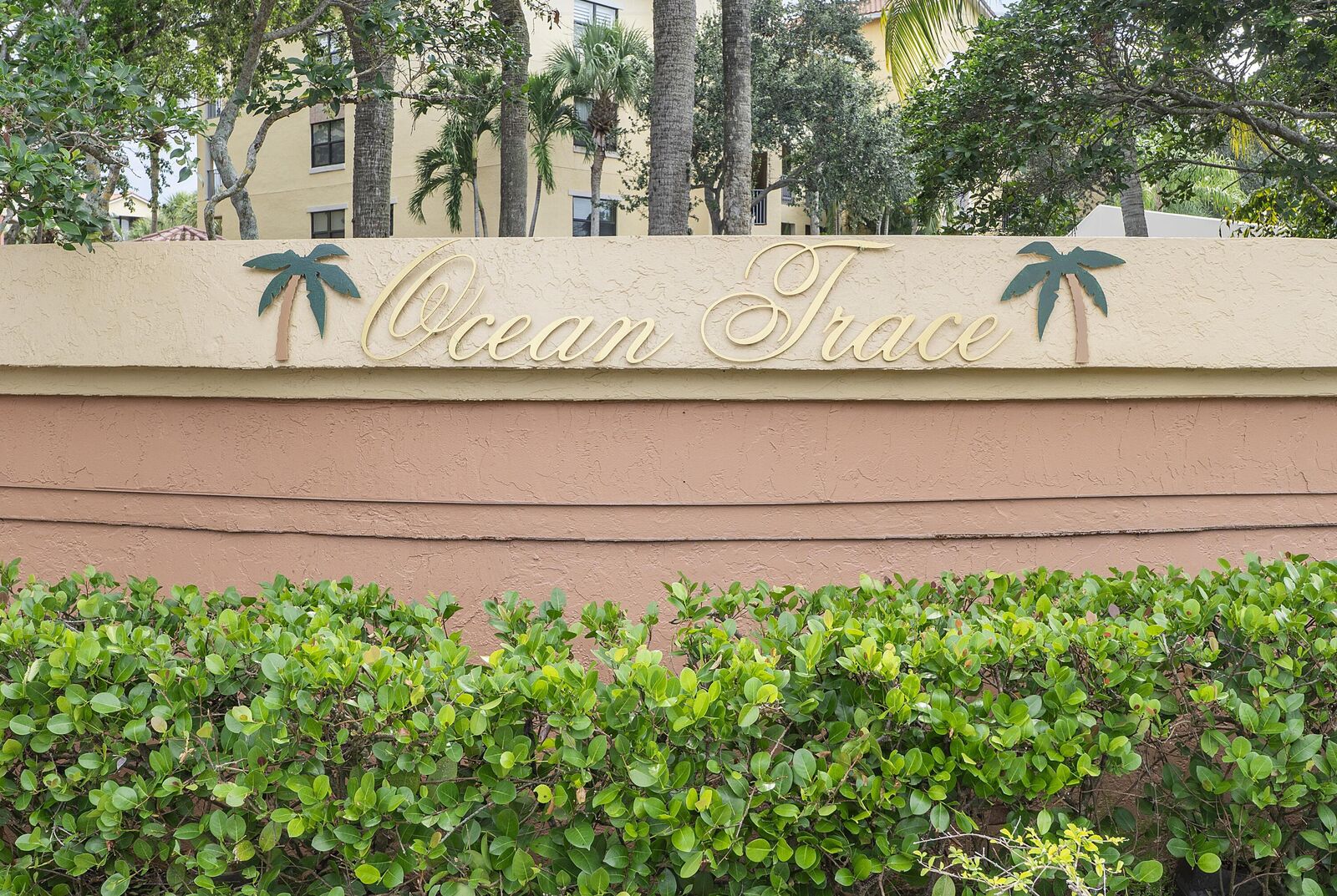 Property Photo:  800 Uno Lago Drive 204  FL 33408 