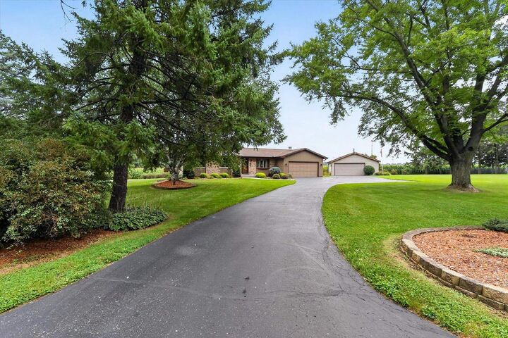 Property Photo: 2140 N Polzin Road WI 53548