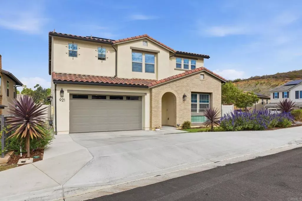 Property Photo: 921 Cayley Avenue CA 92069