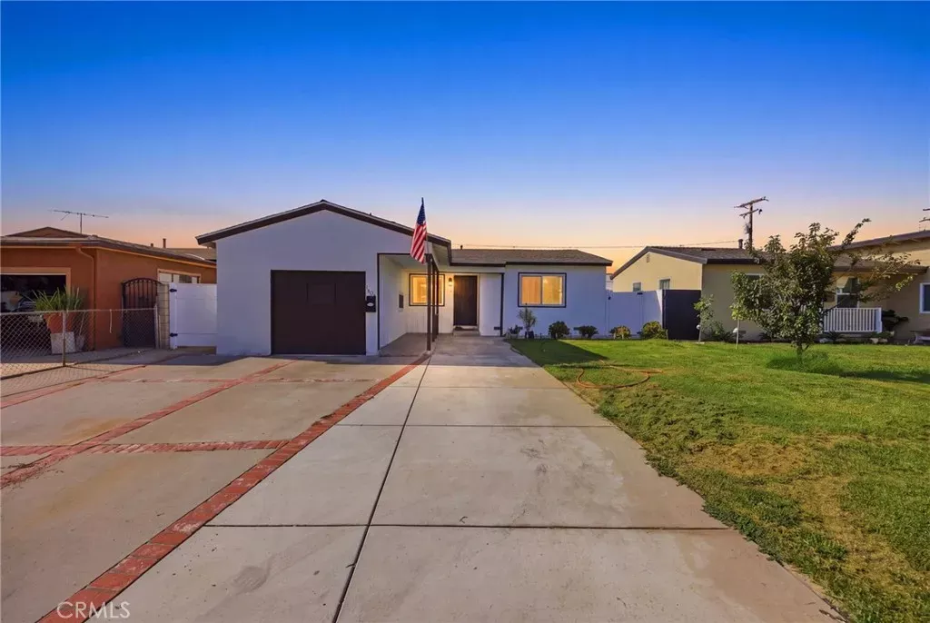 Property Photo: 1926 W 18th Street CA 92706