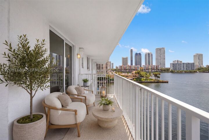 Property Photo:  4000 NE 169th St 607  FL 33160 