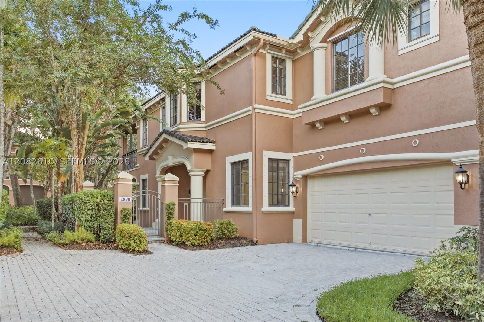 Property Photo: 2890 Kinsington Cir 22-1 FL 33332