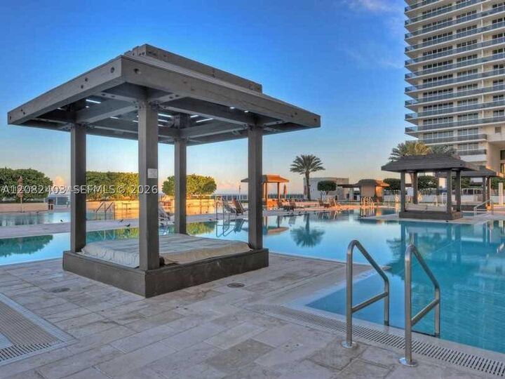 Property Photo:  1850 S Ocean Dr 4202  FL 33009 