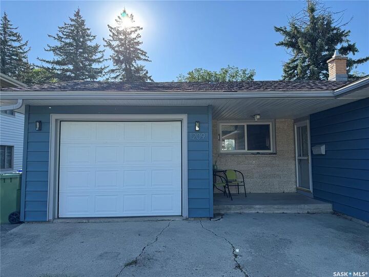 Property Photo:  1209 Shannon Road  SK S4S 5K9 