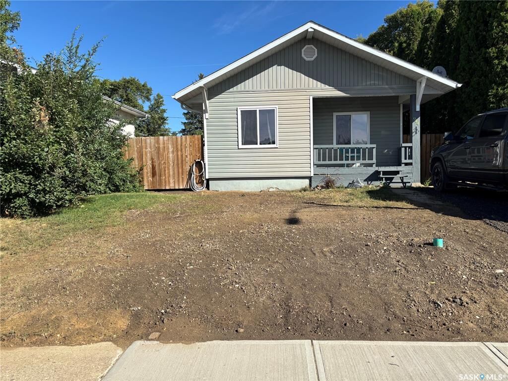 Property Photo:  944 Brown Street  SK S6H 2Z2 