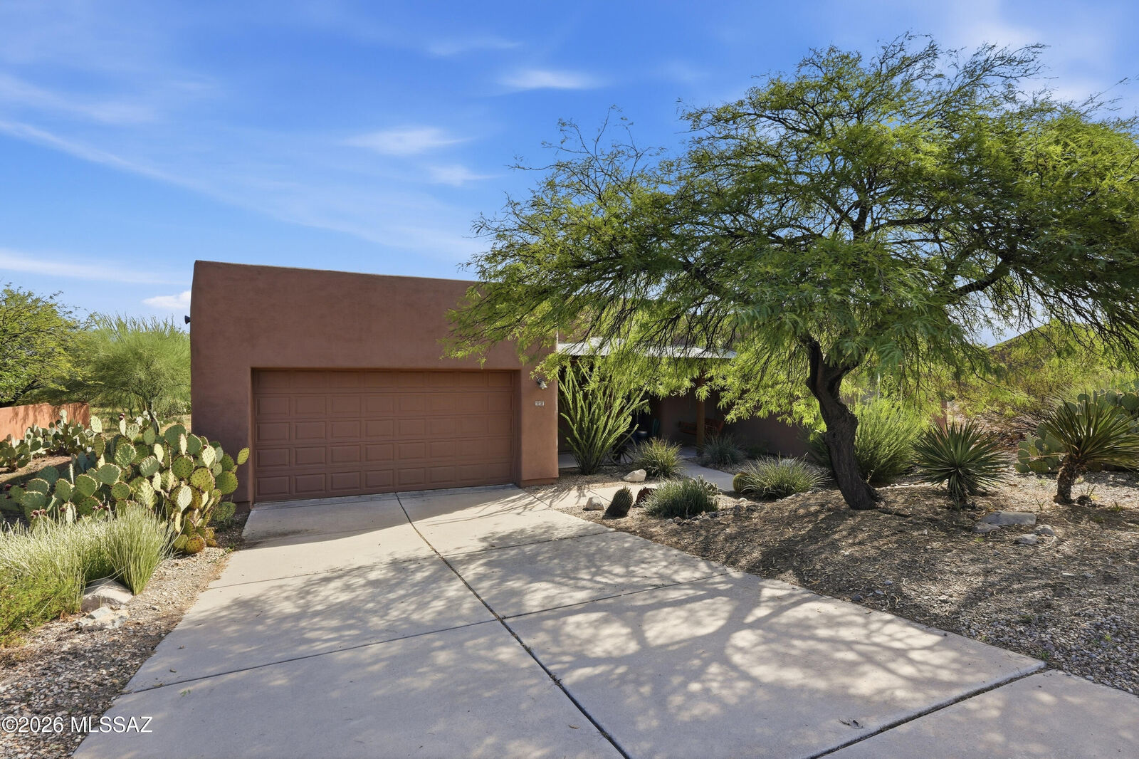 Property Photo: 14157 E Wild Jesse Way AZ 85641
