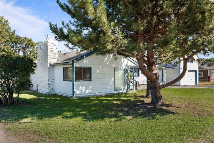 Property Photo:  303 E 8th Ave  WA 99336 