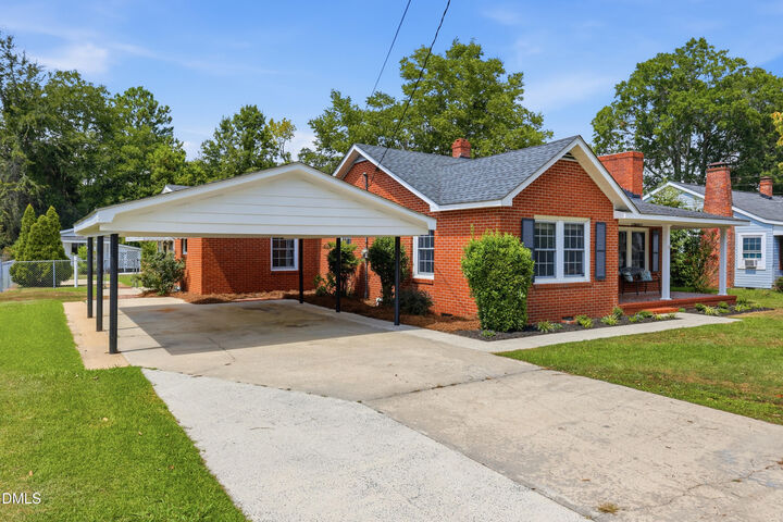 Property Photo:  209 N Watauga Avenue  NC 28334 