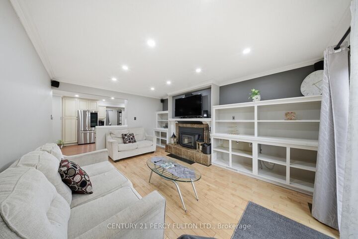 Photo de la propriété:  1853 Mapleridge Drive  ON K9K 1R1 