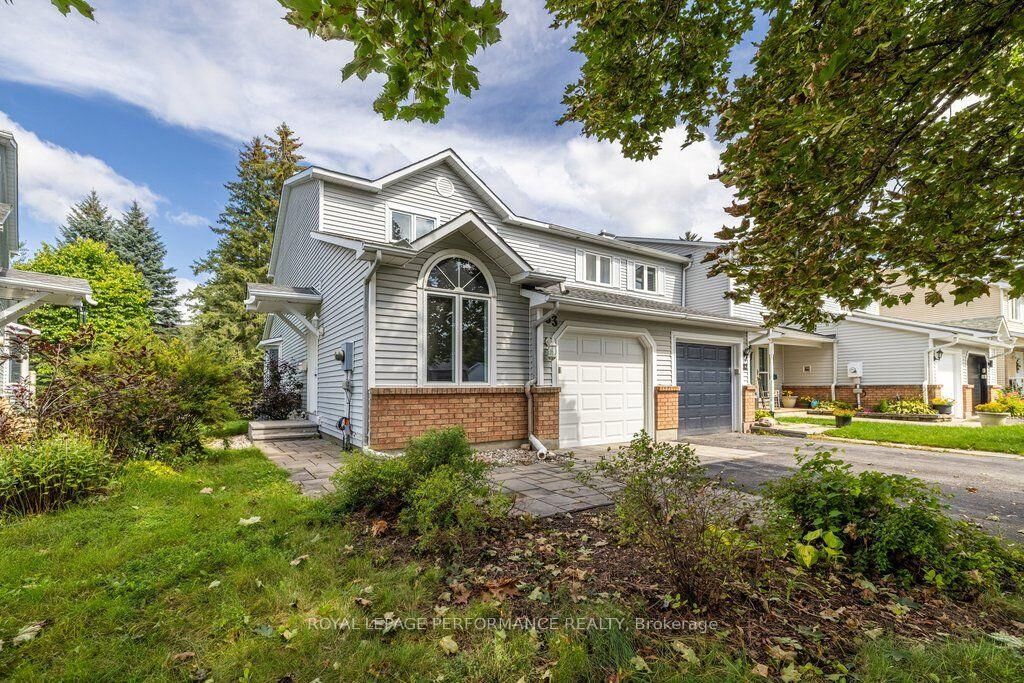 Property Photo:  83 Kathleen Crescent  ON K2S 1L8 